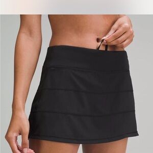Lululemon black skirt
